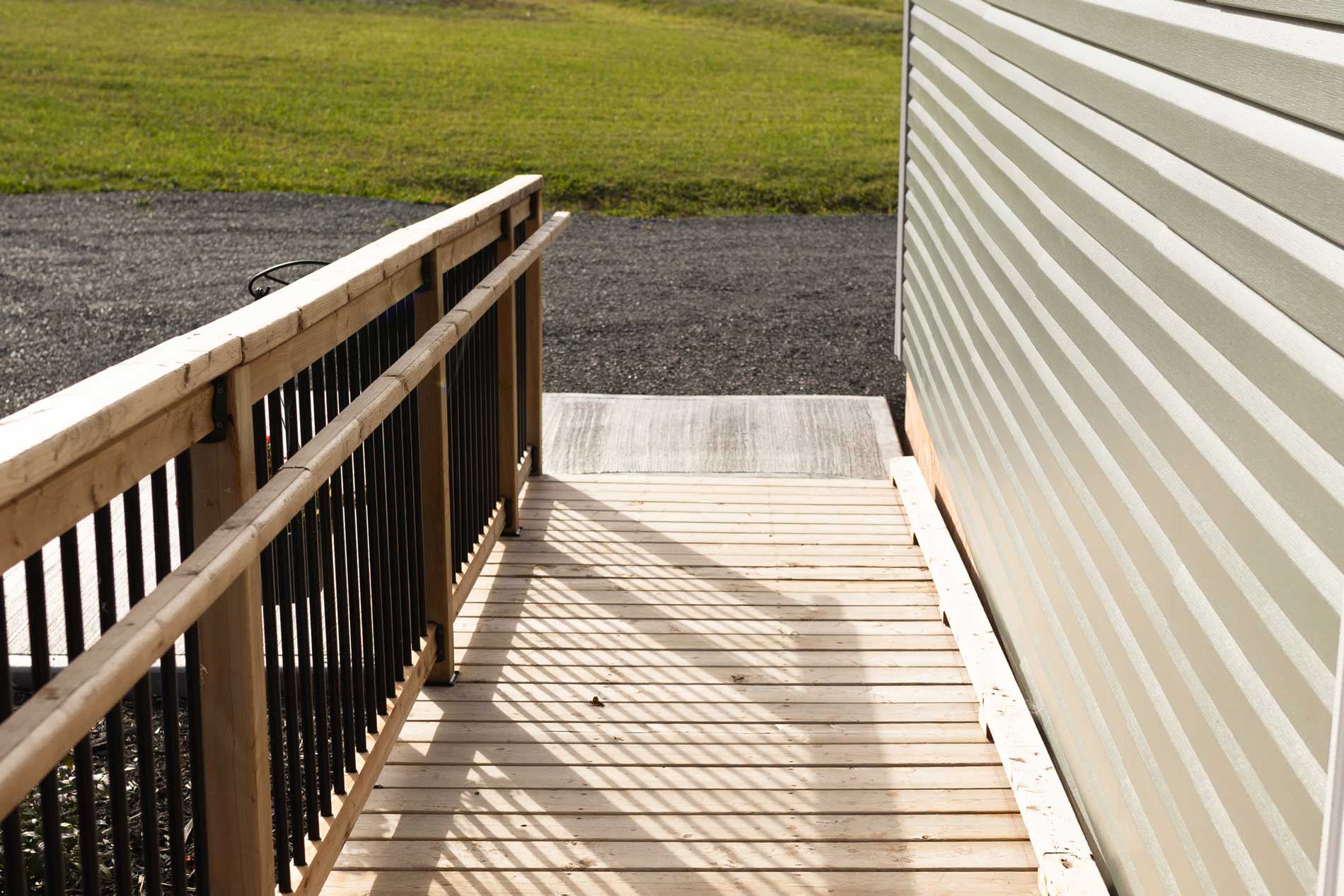 Wheelchair Accessible - Down East Cabins Wheelchair Ramp - Down East Cabins